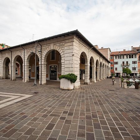 Suite "Castello" Del Garda - Apt Per Coppie Garda ديسينسانو ديل غاردا المظهر الخارجي الصورة